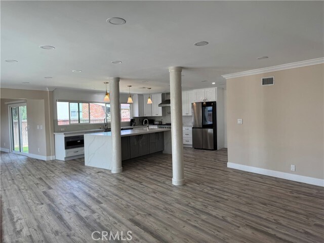 Building Photo - 11596 Bart Dr