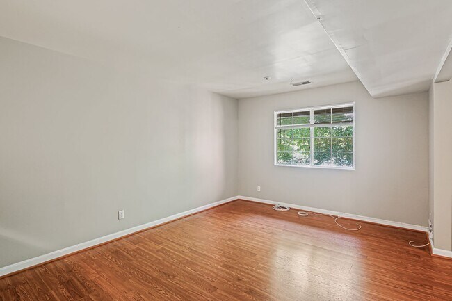 Building Photo - Heatherfield Condo Association - Columbia