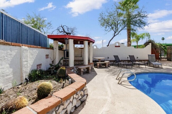 Building Photo - Available March 1, 2026. Updated 2 Bedroom 1.5 Bath Duplex with private dedicated pool.