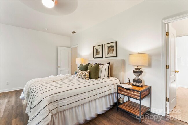 Building Photo - 2003 Red Carpet Ct