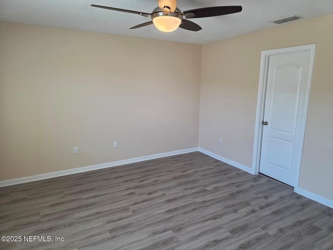 Building Photo - 498 Walnut Dr