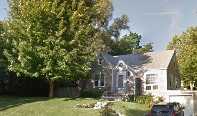 Building Photo - 2108 S 46th St