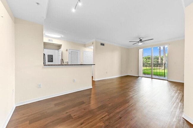 Building Photo - 15105 Michelangelo Blvd