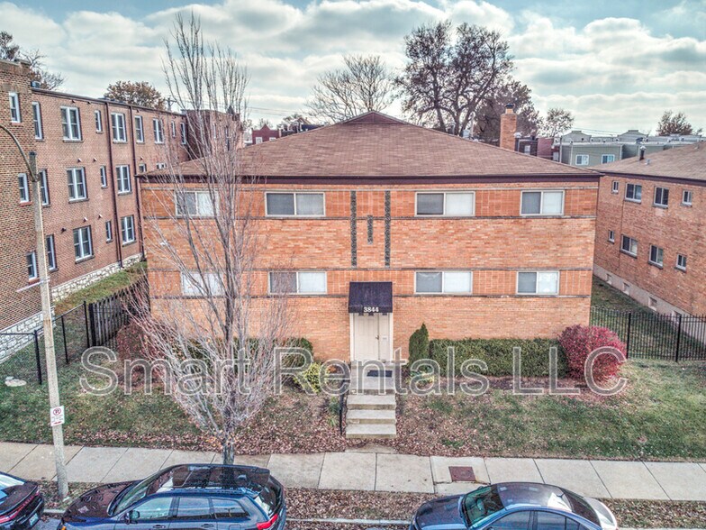 Building Photo - 3850 Park Ave