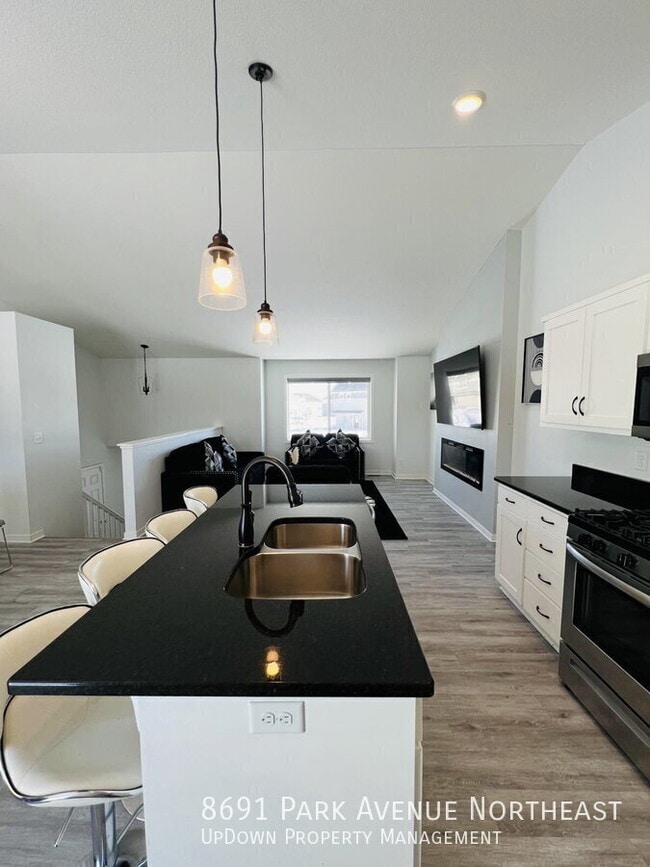 Building Photo - 8691 Park Ave NE