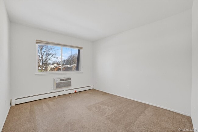 Building Photo - 126 Coachlight Square