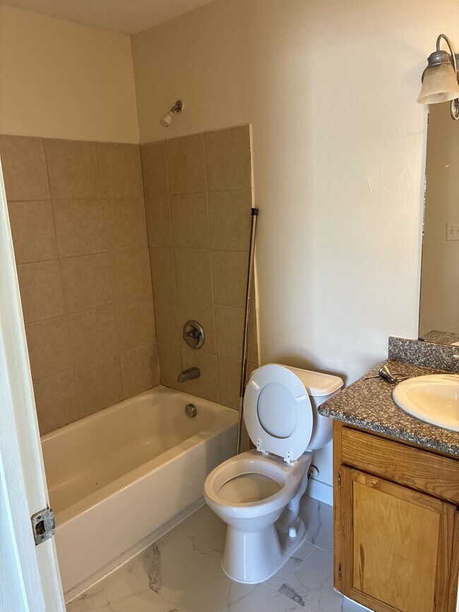 Building Photo - 6148 W Forrest St