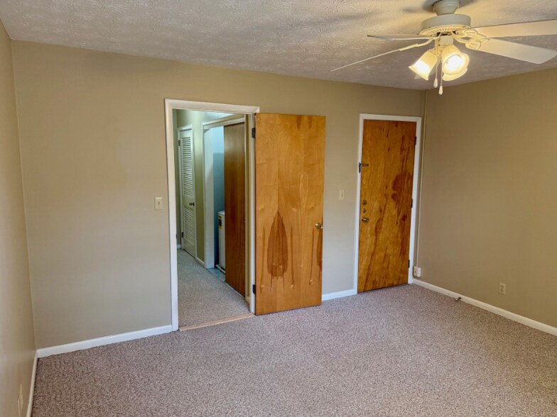 Building Photo - 2205 Adams Ave