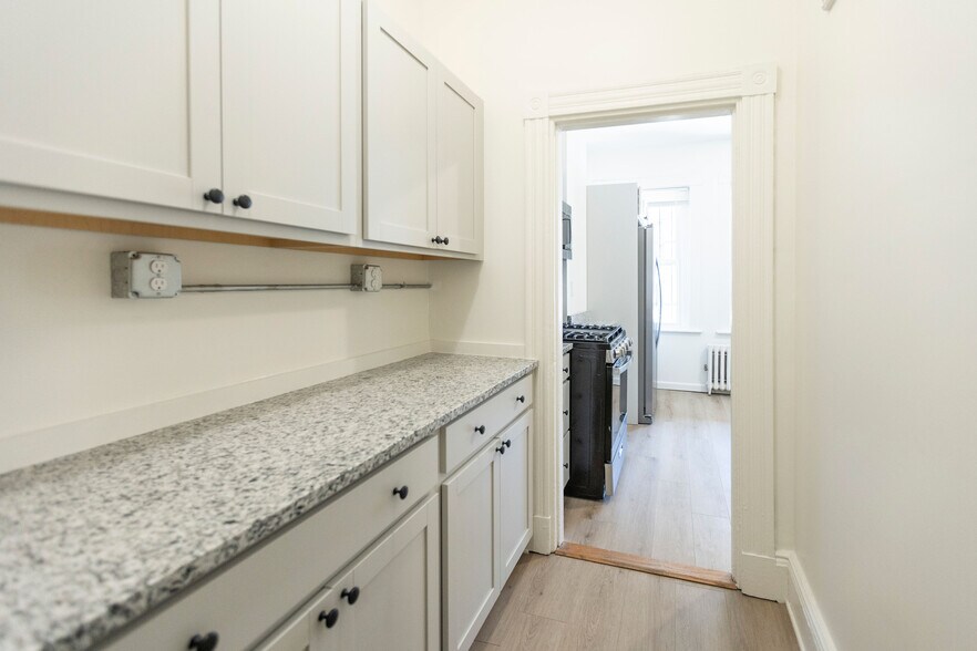 Building Photo - 864 Huntington Ave