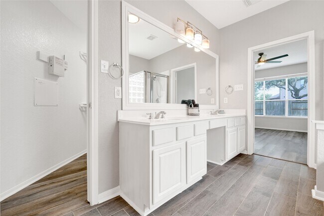 Building Photo - 21510 Grand Hollow Ln