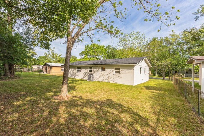 Building Photo - 4818 Dallen Lea Dr