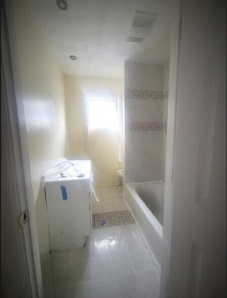 Building Photo - 6 Osborn St