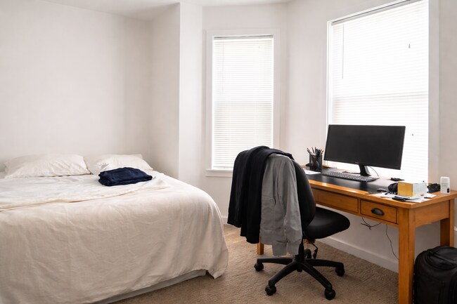 Building Photo - 15 Marney St