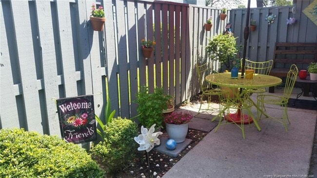 Building Photo - 185 Cranes Cove