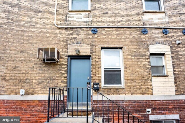 Building Photo - 1327 Snyder Ave