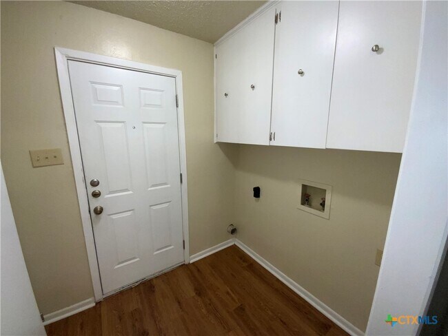 Building Photo - 510 B Cheyenne Dr