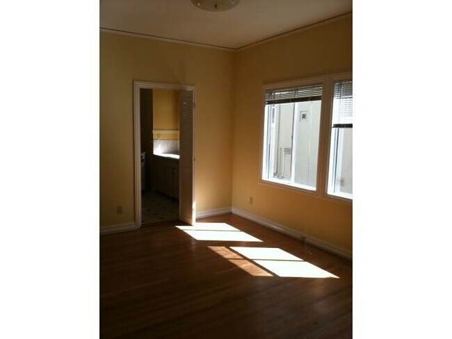 Building Photo - 2517 Virginia St