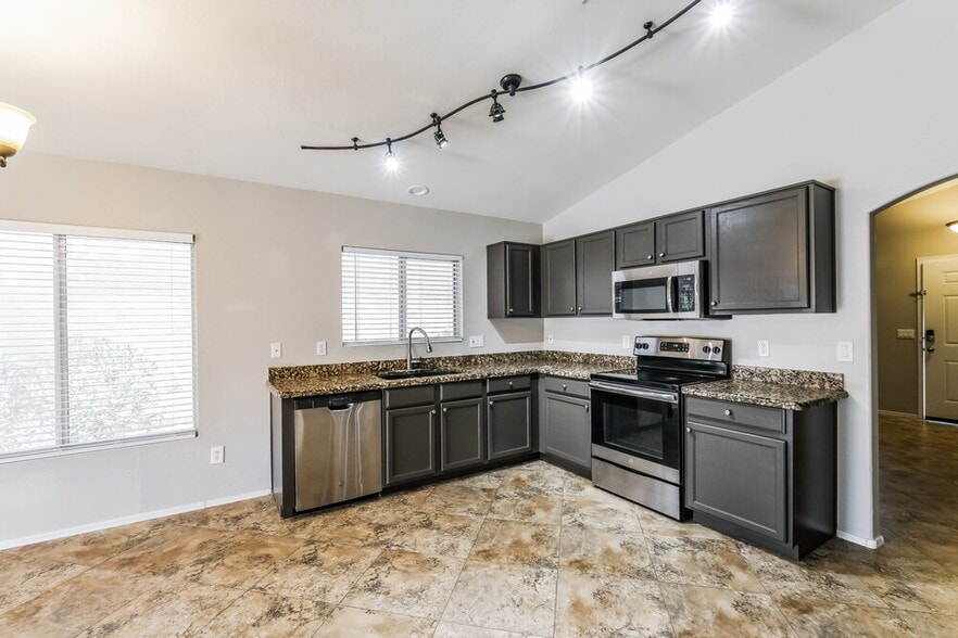 Building Photo - 31318 N Shale Dr