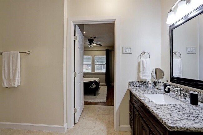 Building Photo - 5205 Verdome Ln