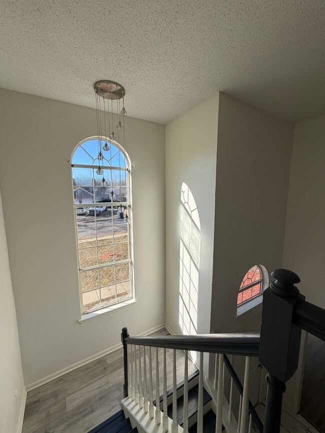 Building Photo - 4 bed | 2.5 bath | 2,630 sq ft