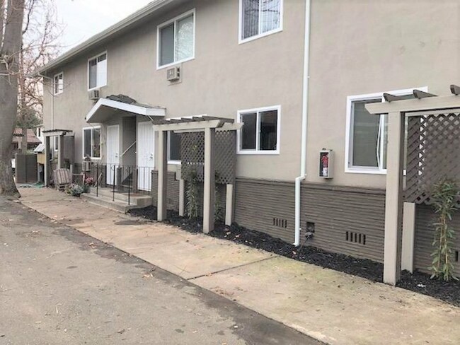 Building Photo - 2116 10th St