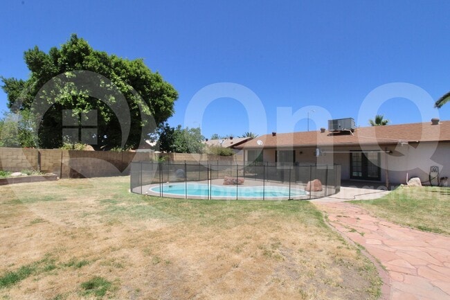 Building Photo - 946 N Ricardo Cir