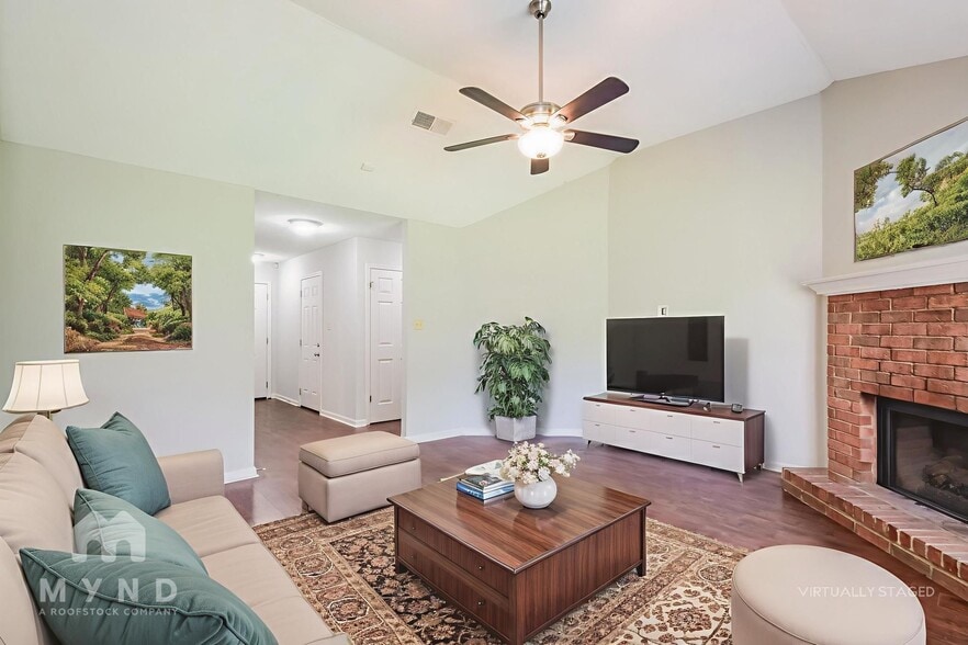 Building Photo - 6354 Amanda Oaks Cir N