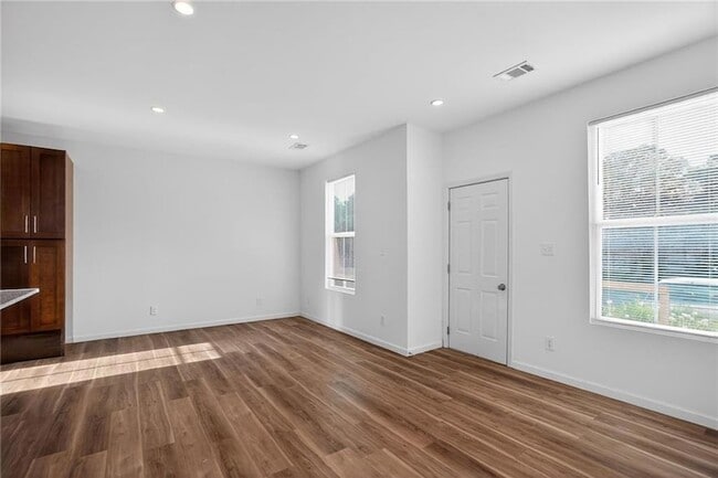 Building Photo - 4011 Redan Rd