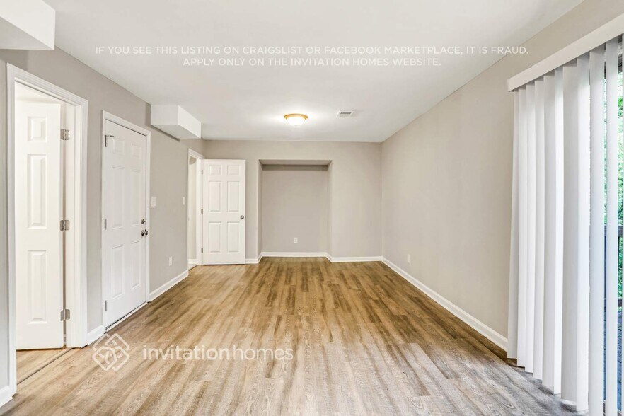 Building Photo - 2339 Chevy Chase Ln