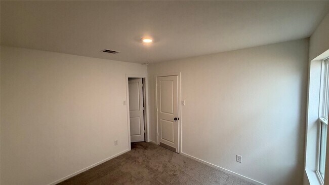 Building Photo - 9226 Speckled Trout Dr