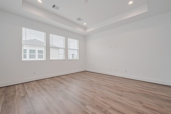 Building Photo - 3510 Hadley St