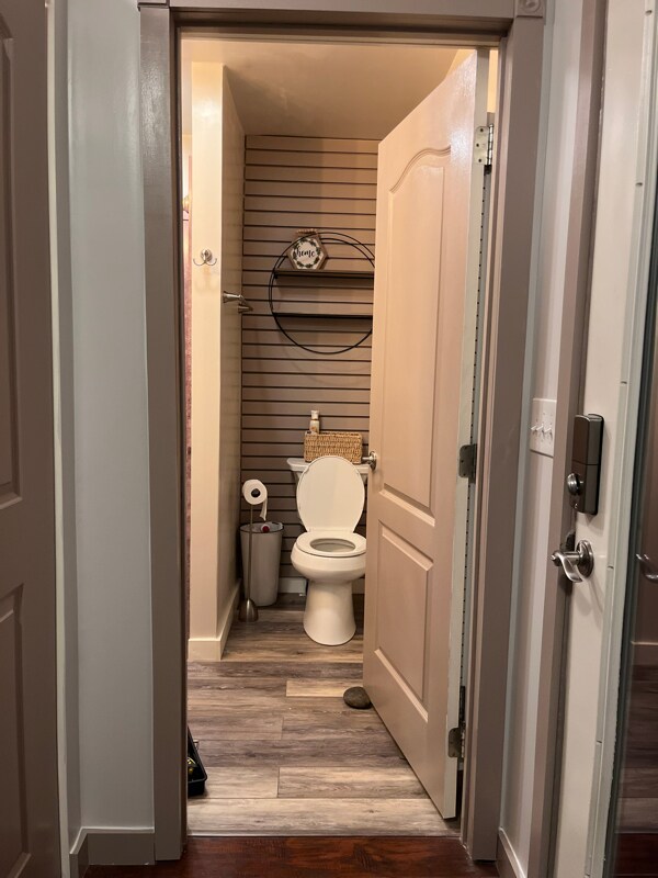 Building Photo - 2109 Dogwood Dr