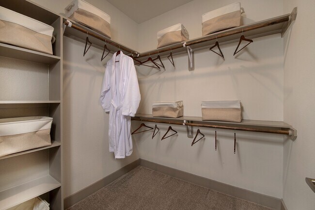 Building Photo - Spacious 2 Bed Near Cypress – 2 Months Free!
