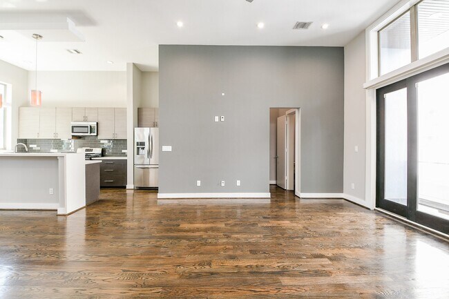 Building Photo - 3215 Garrow St