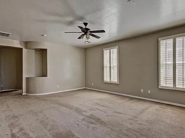 Primary Suite - Bedroom - 6709 S 40th Ave
