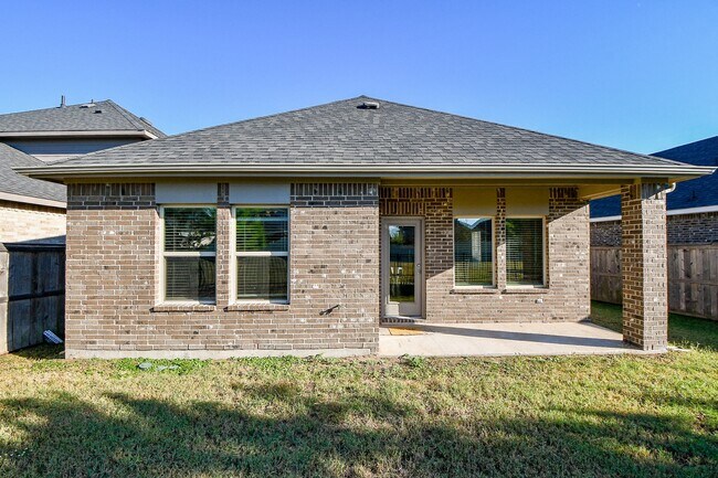 Building Photo - 16868 Pink Wintergreen Dr