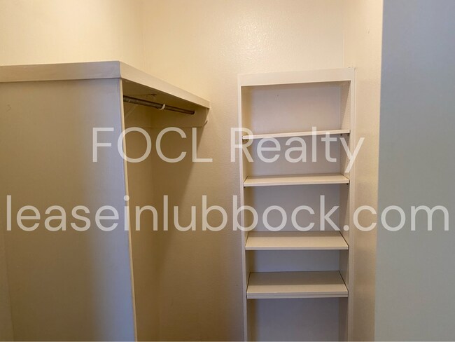 Building Photo - 510 Dowden Rd