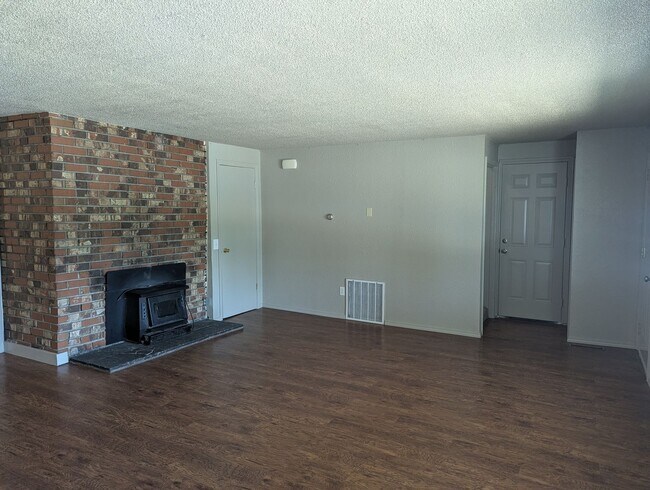 Building Photo - 1108 N 16th St