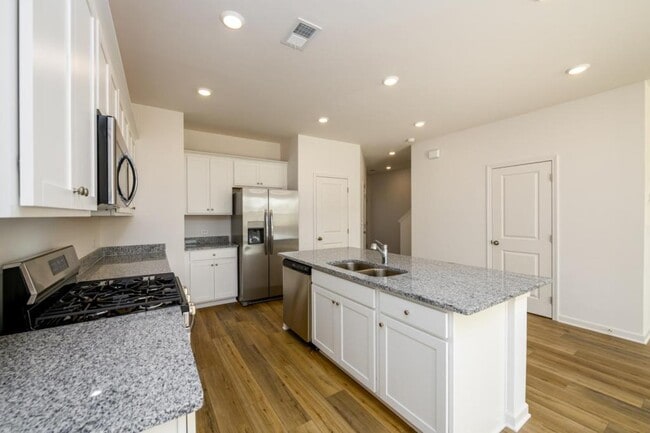 Building Photo - 2559 Adventure Wy