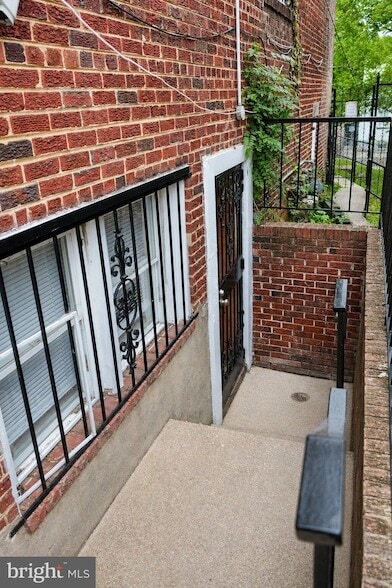 Building Photo - 59 Galveston Pl SW