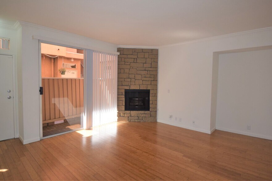 Building Photo - 11107 La Maida St