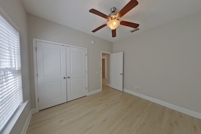 Building Photo - 303 Summercreek Cove