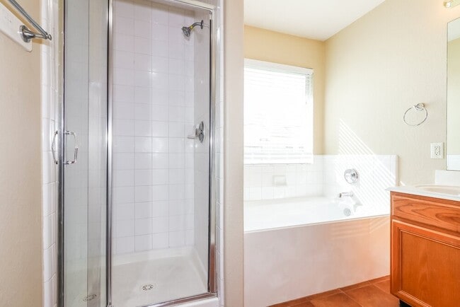 Building Photo - 5203 Lost Cove Ln