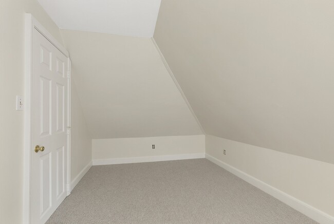 Building Photo - 15 S Fairview St