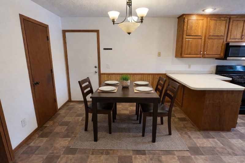 Building Photo - 11252 Robinson Dr