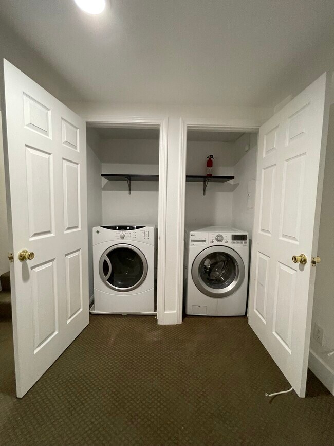 Laundry Inside 1st Floor - 4347 Freedom Dr