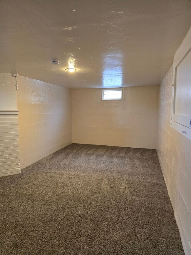 Building Photo - Eastside Charmer