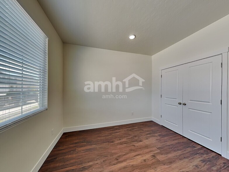 Building Photo - 5045 W White Ash Ct