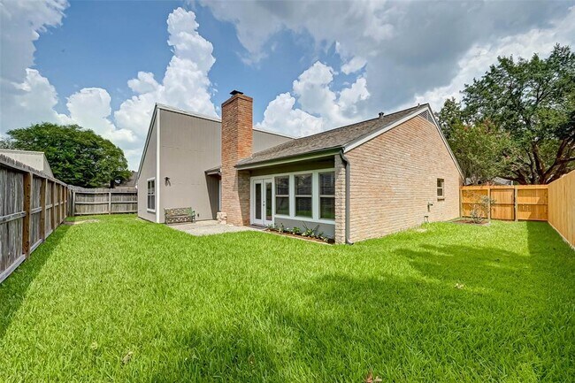 Building Photo - 2234 Kinbrook Dr