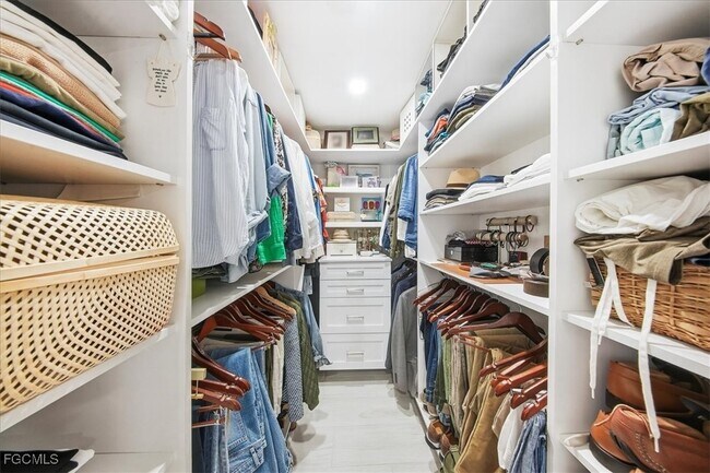 Building Photo - 4548 Genoa Ave